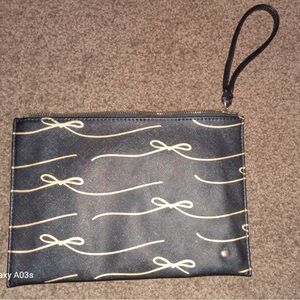 NEIMAN MARCUS black clutch wristlet